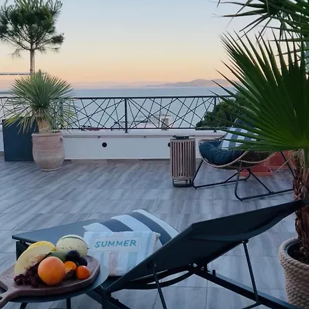 Azure Pine Private Rooftop Terrace & Jacuzzi Apartamento Trogir