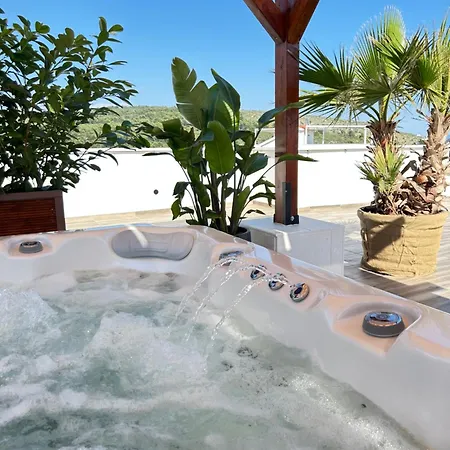 Azure Pine Private Rooftop Terrace & Jacuzzi * Trogir