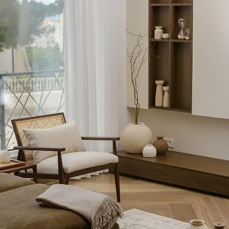 Azure Pine Private Rooftop Terrace & Jacuzzi