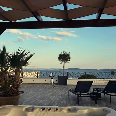 Azure Pine Private Rooftop Terrace & Jacuzzi Apartamento *