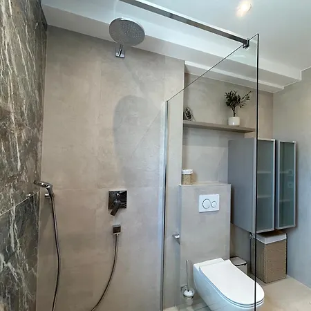 Apartamento Azure Pine Private Rooftop Terrace & Jacuzzi *