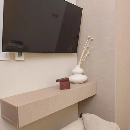Apartamento Azure Pine Private Rooftop Terrace & Jacuzzi *