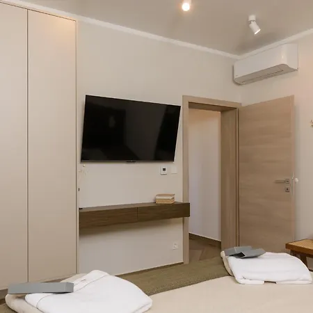 Apartamento Azure Pine Private Rooftop Terrace & Jacuzzi *