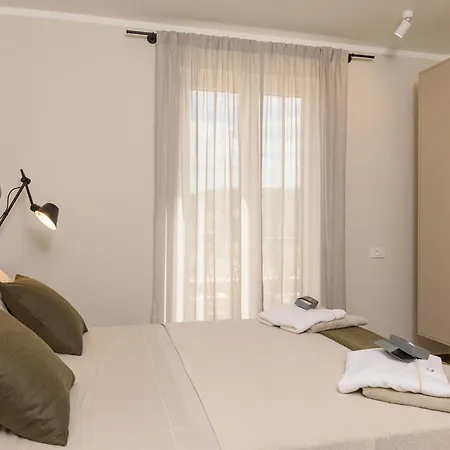 Azure Pine Private Rooftop Terrace & Jacuzzi * Trogir