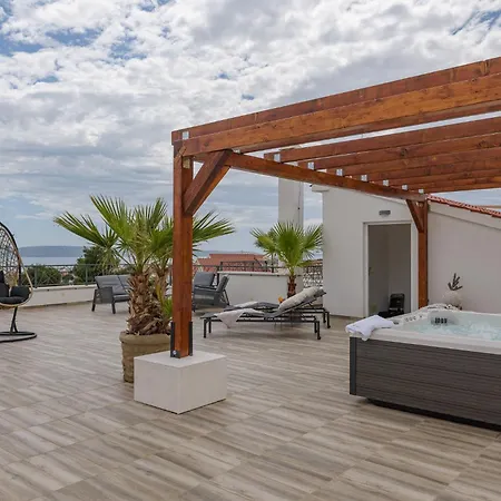 Azure Pine Private Rooftop Terrace & Jacuzzi Trogir
