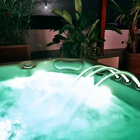 Appartement Azure Pine Residence Private Heated Pool & Rooftop Jacuzzi Trogir