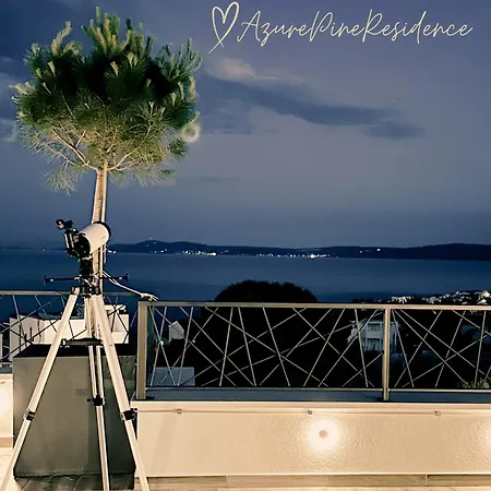 Azure Pine Residence Private Heated Pool & Rooftop Jacuzzi *
